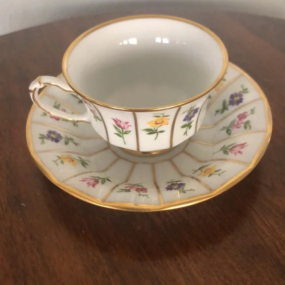 VINTAGE DEMITASSE CUP AND SAUCER SET BY FÜRSTENBURG - Picture 2 of 16